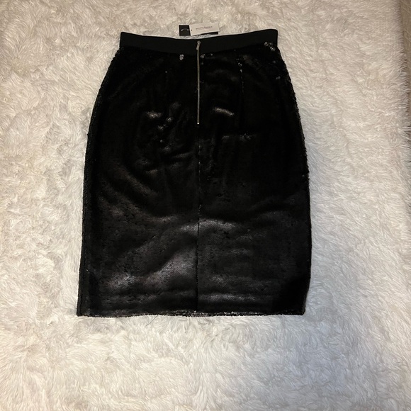 New (NWT) Banana Republic, size 12 black sequin skirt classy holiday look - Picture 3 of 5
